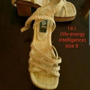 Women's shoes